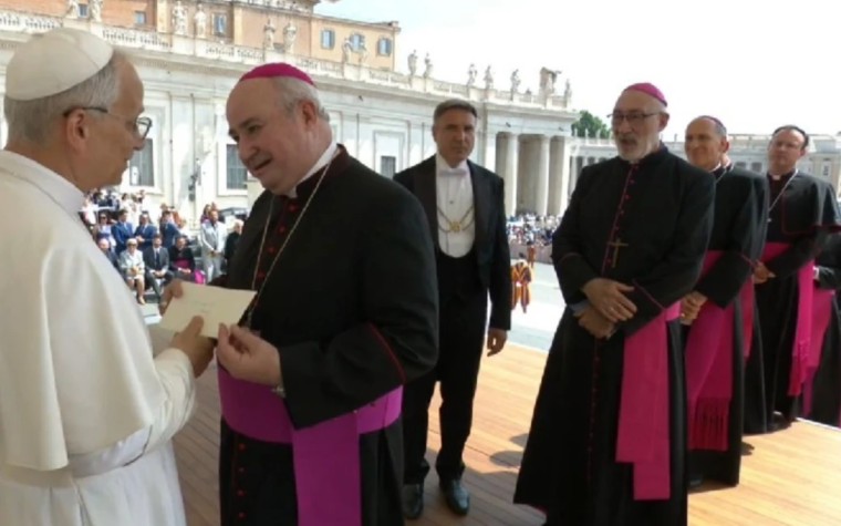 Obispo que visitó al Papa León XIV afirma que “es muy probable” que visite Argentina
