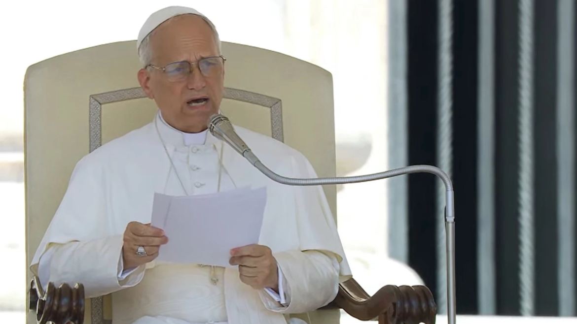 El Papa León XIV reza por los heridos de la explosión en una gasolinera de Roma