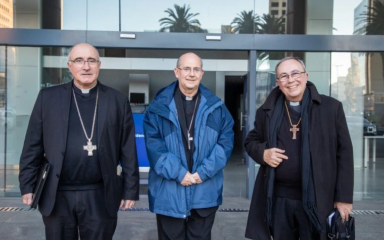 Obispos le pidieron al presidente de Uruguay que invite al Papa León XIV a visitar el país