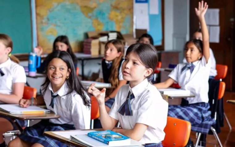 Cómo una escuela católica pasó de casi cerrar a florecer volviendo a la educación clásica