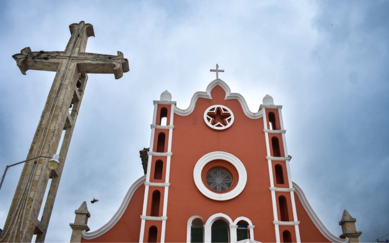 Roban y amenazan a un sacerdote durante un asalto a una casa parroquial en Chiapas