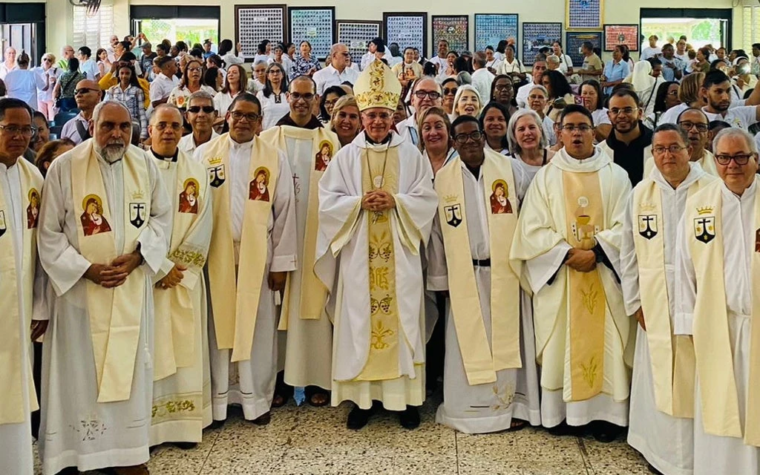 Con el obispo Báez de Nicaragua, los carmelitas descalzos celebran 75 años en Rep. Dominicana