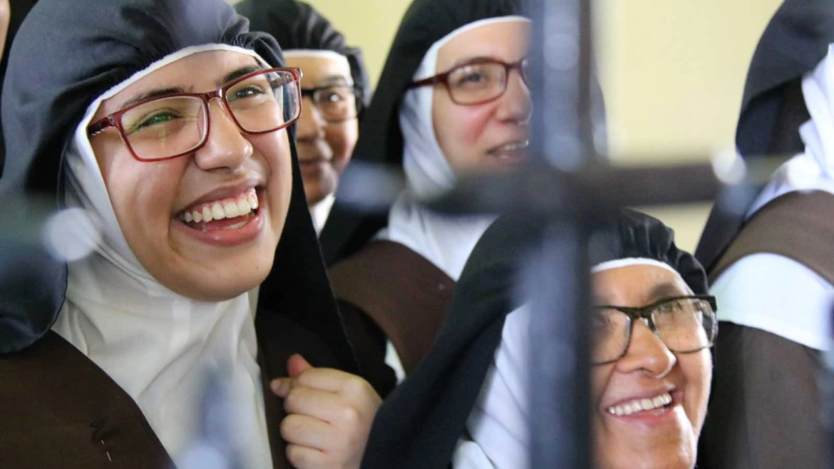 Fundación pontificia se une al llamado de religiosas a rezar y ayunar por la paz en el mundo