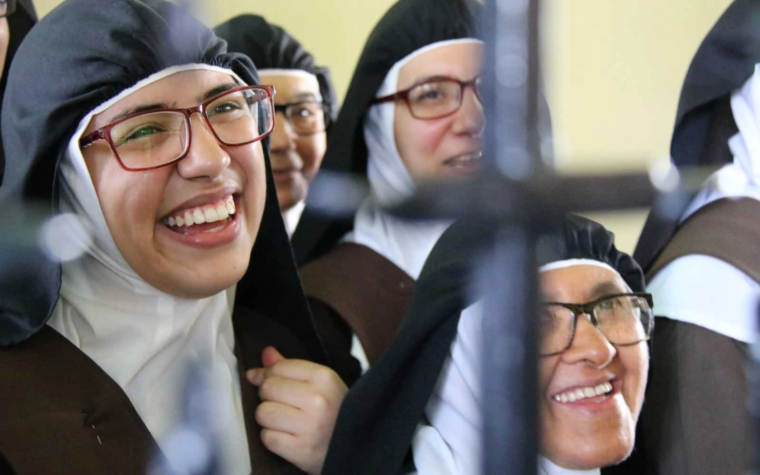 Fundación pontificia se une al llamado de religiosas a rezar y ayunar por la paz en el mundo
