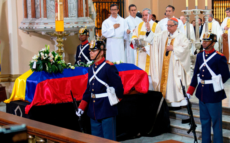 FOTOS: Colombia despide a Miguel Uribe Turbay con una misa y clamando paz y unidad