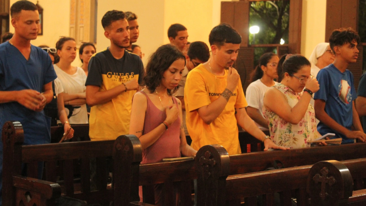 “Ser joven católico es difícil”: los desafíos que enfrentan los jóvenes cubanos en la actualidad