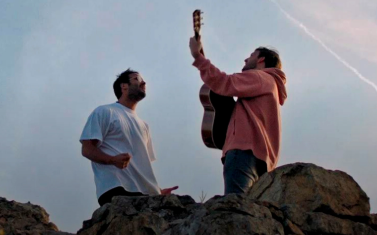 Hakuna anima a ver “Descalzos” en los cines de Colombia para vivir la búsqueda de Dios en la música