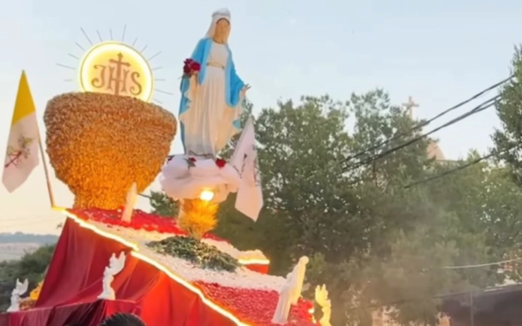Entre fuegos artificiales y mucha alegría los católicos del Líbano celebraron la Asunción de la Virgen