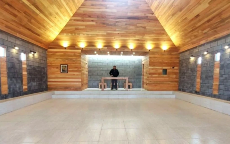 Reinauguran capilla reconstruida por fundación pontificia en Chile tras incendio intencional en 2023