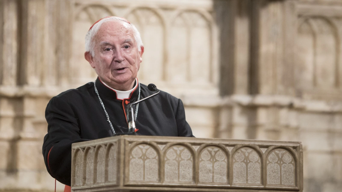 El Cardenal Cañizares sale del hospital tras días hospitalizado
