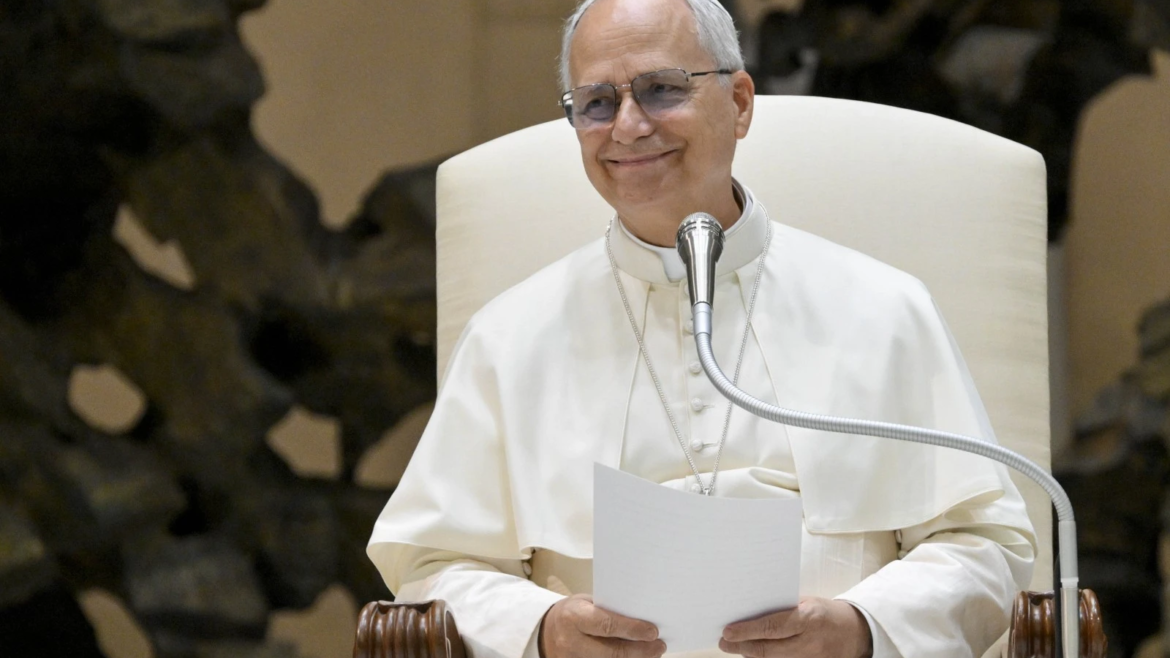 León XIV anima a los teólogos a unir fe, libertad y misericordia