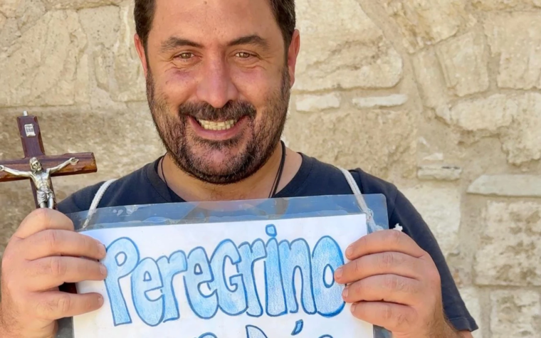 Misionero laico llega a pie a Belén: la solución a los problemas está en mirar al Niño Jesús