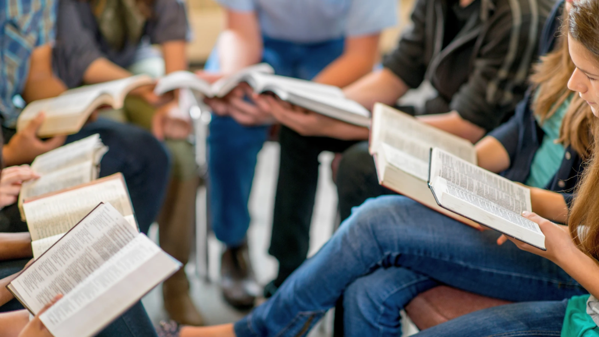 La Iglesia Católica considera “innecesario” el Día Nacional de la Biblia creado por el Congreso en Guatemala