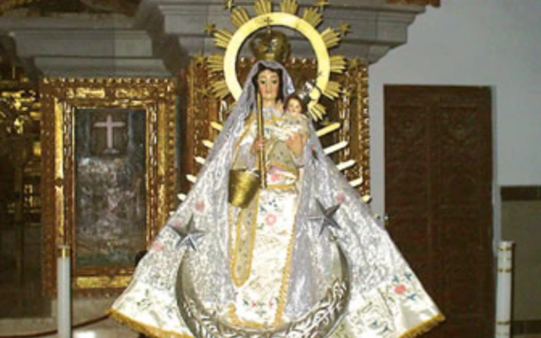 Una multitud celebró el centenario de la coronación de la Virgen de Copacabana, Reina de Bolivia