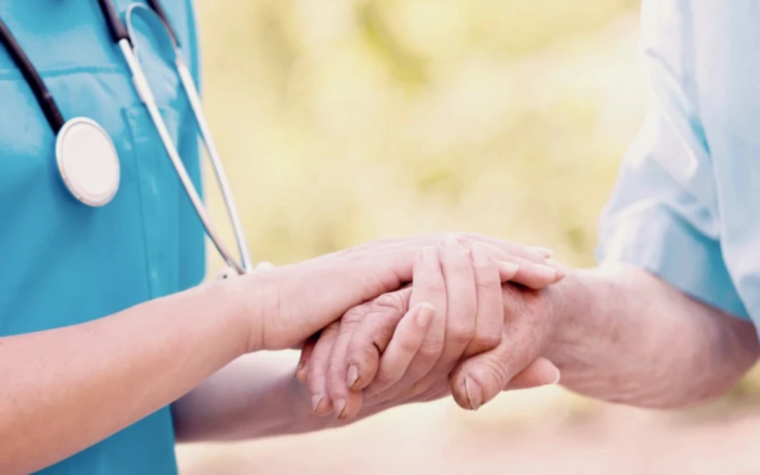 Obispos de EE.UU. y la Asociación Católica de Salud respaldan proyecto de ley sobre cuidados paliativos