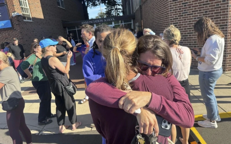 2 niños mueren en tiroteo en la iglesia católica de la Anunciación en Minneapolis, EE.UU.