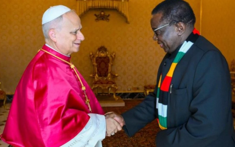 El Papa León XIV recibió en audiencia al presidente de Zimbabue