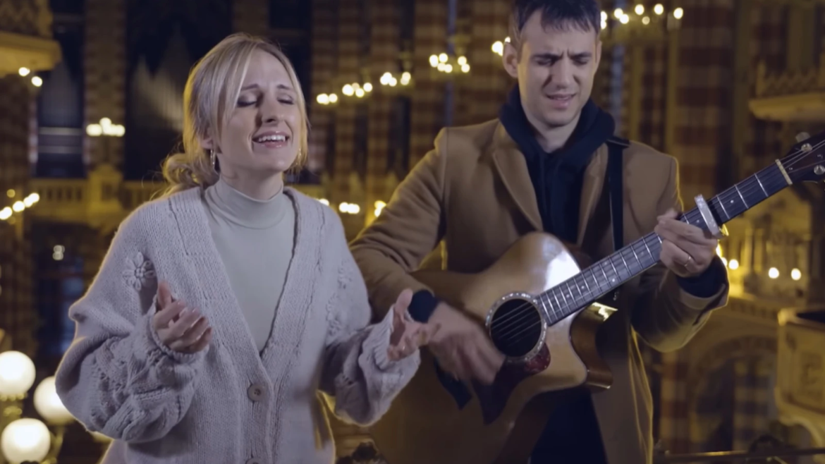 Athenas lanza el álbum “Clásicos Católicos” con 12 cantos populares en versión acústica
