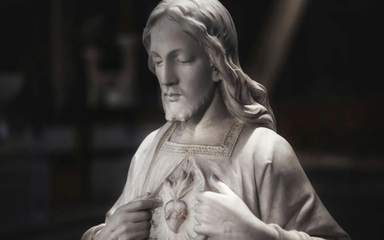 Cristo libera de los “pantanos del sinsentido y del aburrimiento”, dice Obispo de Vitoria a jóvenes