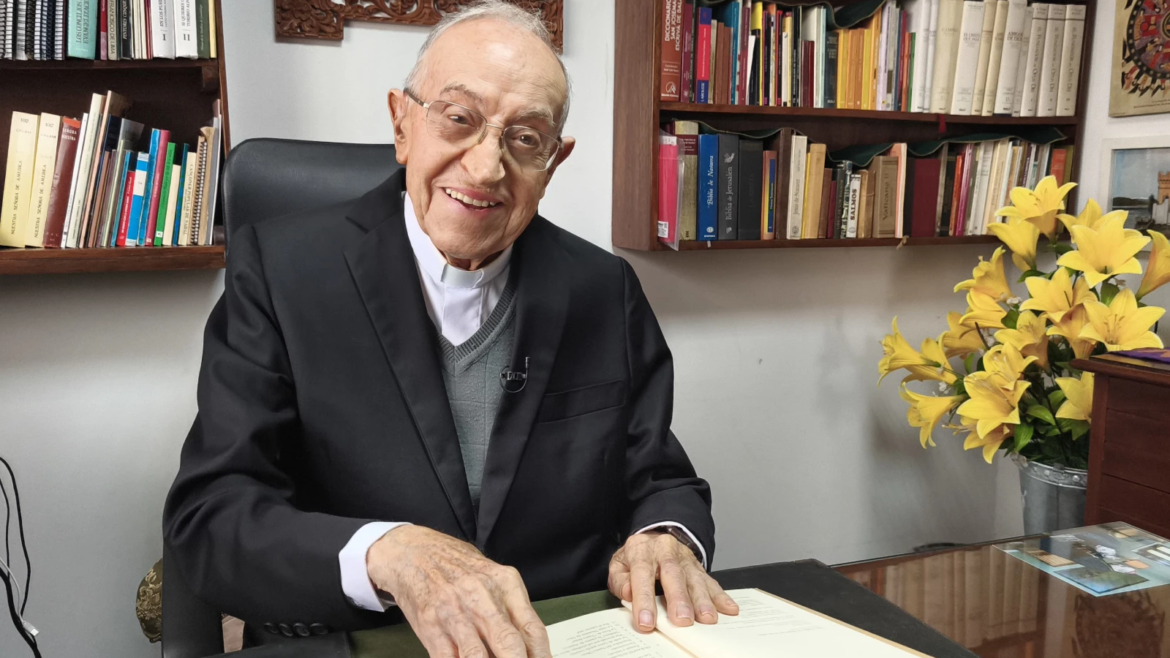Con 70 años de sacerdocio, Mons. Esteban Puig no se jubila mientras “va en busca del amor”