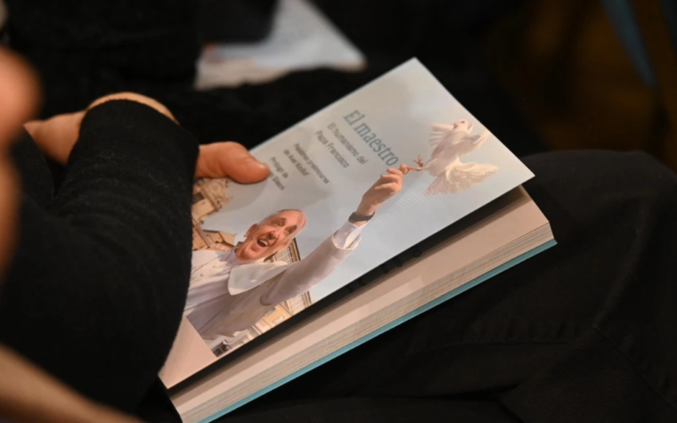 Distribuirán en escuelas argentinas un libro sobre el pensamiento del Papa Francisco