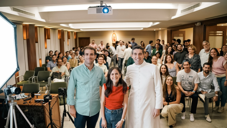 "La Plena": el podcast que escucha a los jóvenes y los reúne en torno a la amistad y la fe