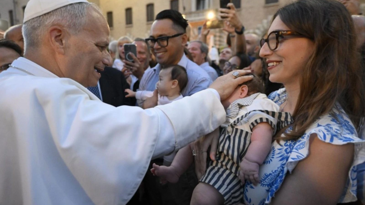 El Papa León XIV resalta la importancia del testimonio de las familias en el mundo actual