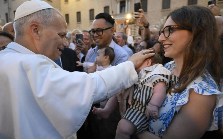 El Papa León XIV resalta la importancia del testimonio de las familias en el mundo actual