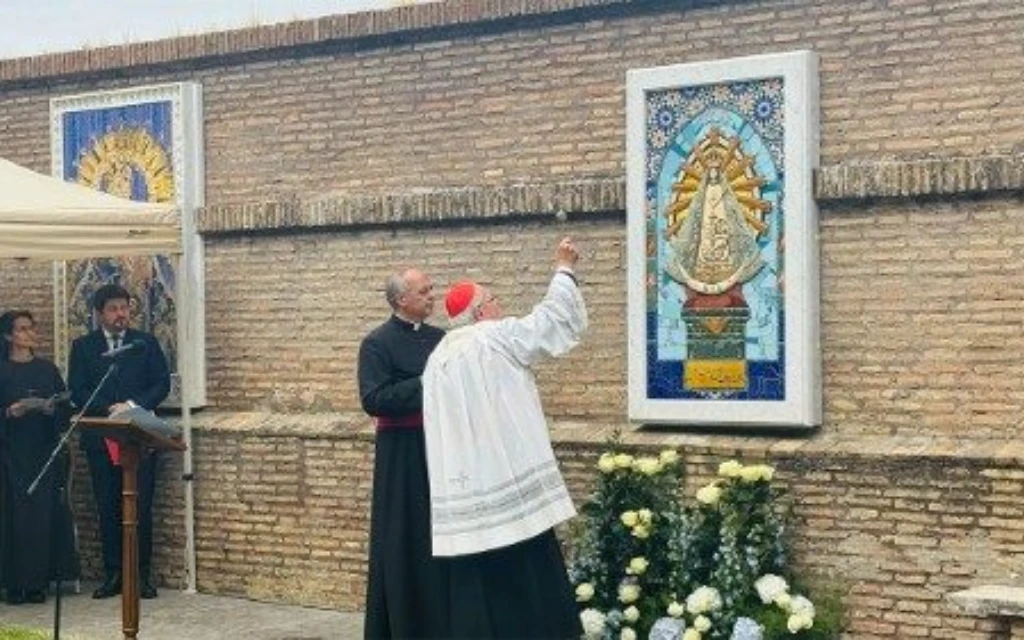 La Virgen de Luján, patrona de Argentina, entronizada en los Jardines Vaticanos