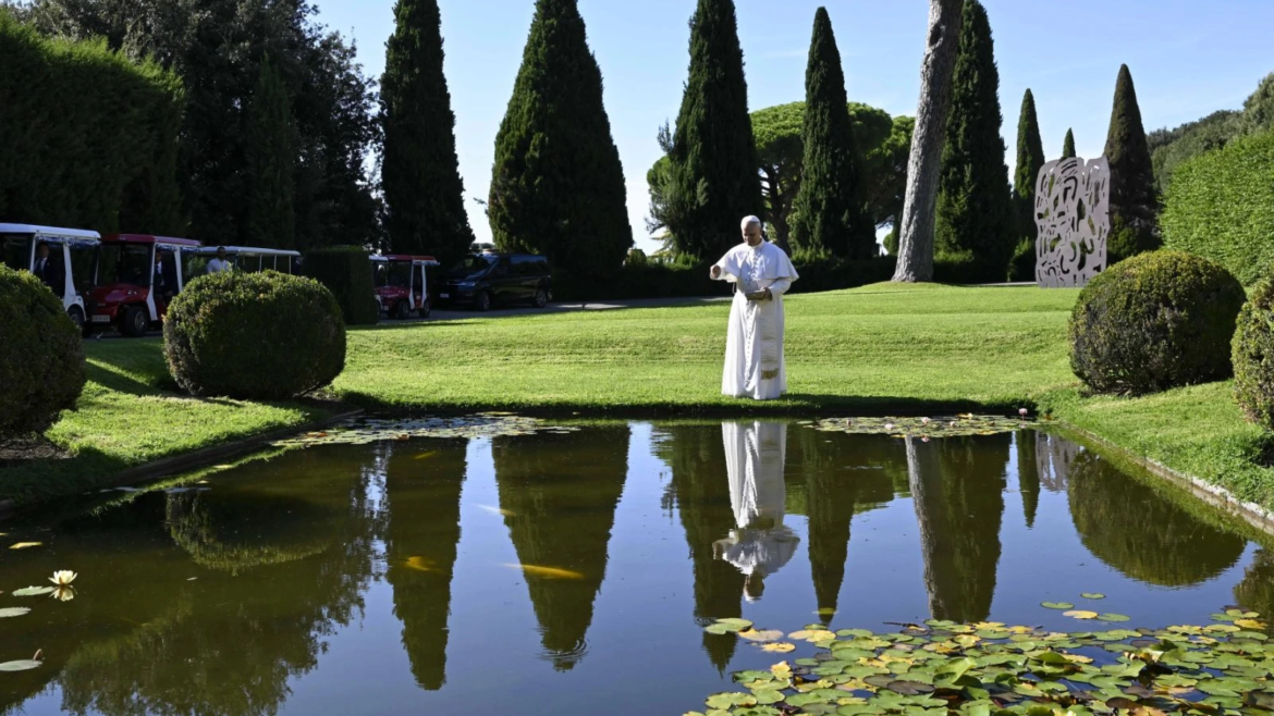 León XIV pasa el día en Castel Gandolfo, la villa pontificia que vive un renacimiento