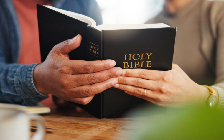 Iglesia en Latinoamérica celebra el Mes de la Biblia 2025 con congresos, subsidios y encuentros virtuales
