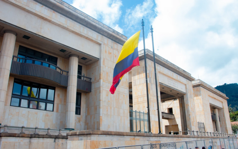 Corte Constitucional de Colombia elimina invocación a Dios del juramento de los médicos veterinarios