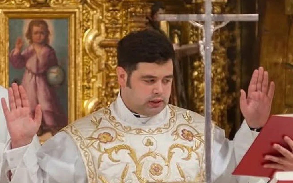 Fallece sacerdote de 32 años que unió en oración por su salud a católicos en España