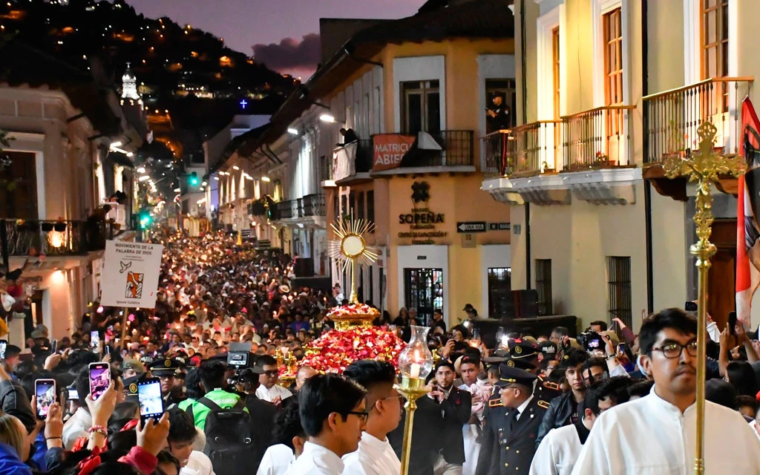 Arzobispo de Quito: Jesús Eucaristía nos compromete a construir fraternidad en un mundo fragmentado
