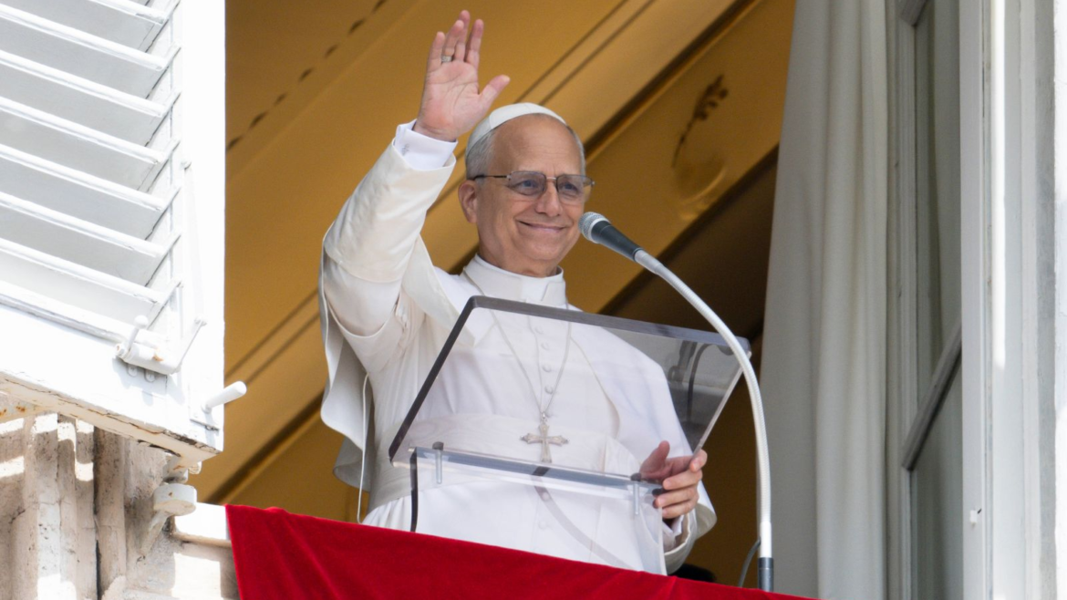 El Papa León XIV preside el Ángelus en el día de su 70 cumpleaños: “Doy gracias al Señor y a mis padres”
