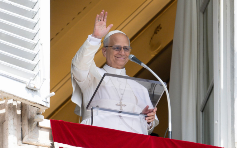 El Papa León XIV preside el Ángelus en el día de su 70 cumpleaños: “Doy gracias al Señor y a mis padres”
