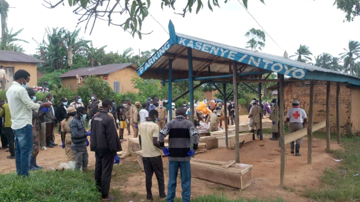 Fundación pontificia denuncia masacre en el Congo: Más de 60 cristianos asesinados en velorio