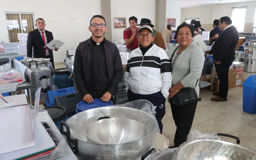 Equipan 30 comedores parroquiales para alimentar a 3.000 personas vulnerables en Quito
