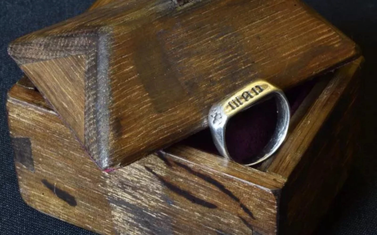 El anillo de Juana de Arco: un osado robo moderno devolvió a Francia la última reliquia de la santa