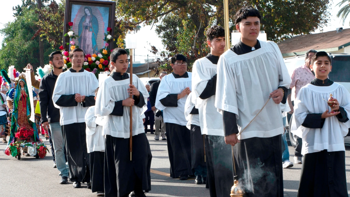 Obispo agradece a los hispanos por enriquecer EE.UU. con sus tradiciones y devociones católicas