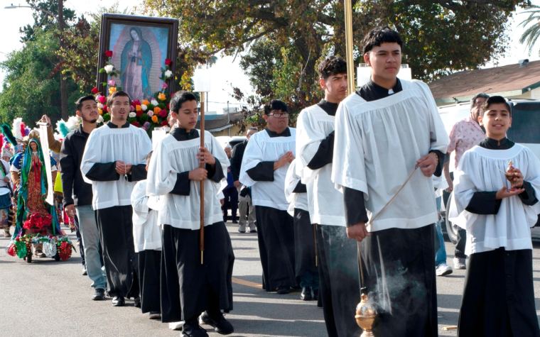 Obispo agradece a los hispanos por enriquecer EE.UU. con sus tradiciones y devociones católicas