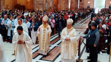 100.000 marchan por el agua en Ecuador: Cardenal plantea 4 principios básicos ante la minería