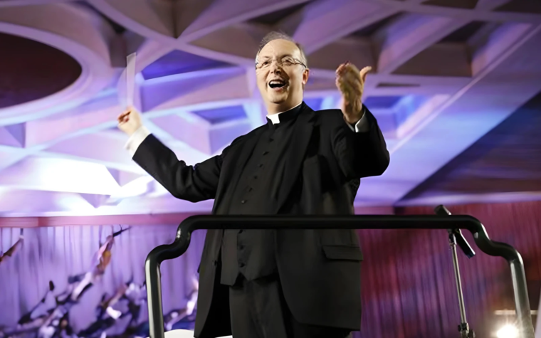 Director del coro de la diócesis del Papa estrenará composición de Misa por la paz en México
