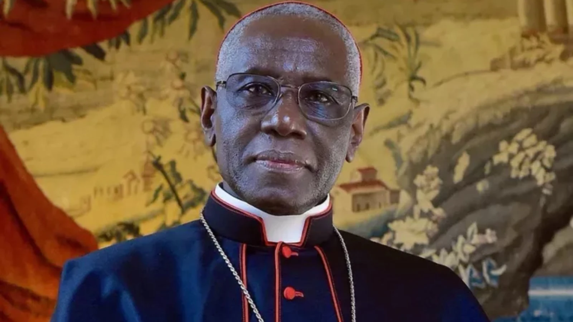 El Papa León XIV recibe al Cardenal Sarah en audiencia privada