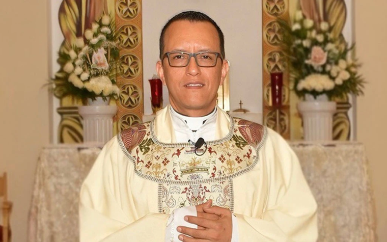 Obispo en EE.UU. preside Misa por sacerdote colombiano que se suicidó: “Jesús está aquí y nos consuela”