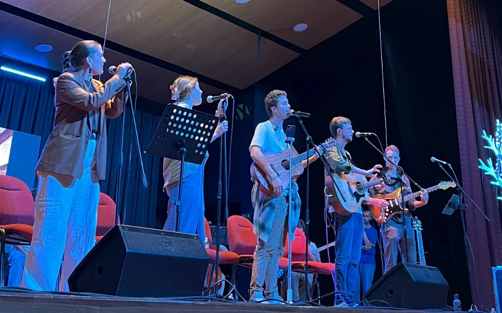 Fruto del Madero visita por primera vez Argentina con música, oración y alabanza