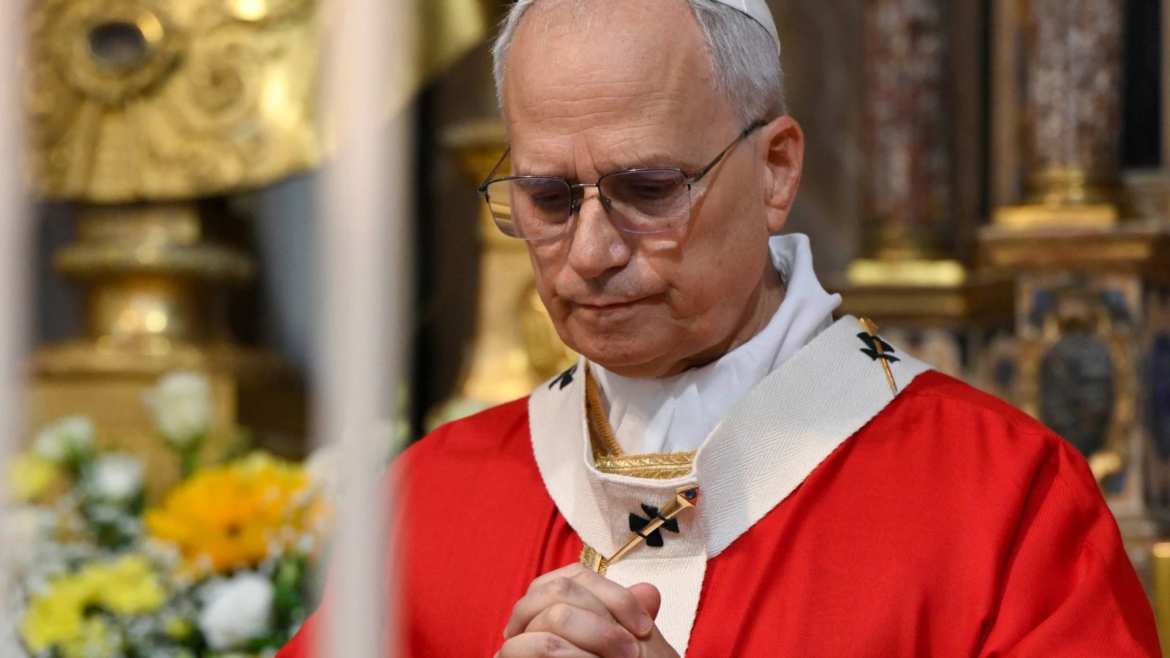 León XIV reza por las 1.000 víctimas sepultadas tras un deslizamiento de tierra en Sudán