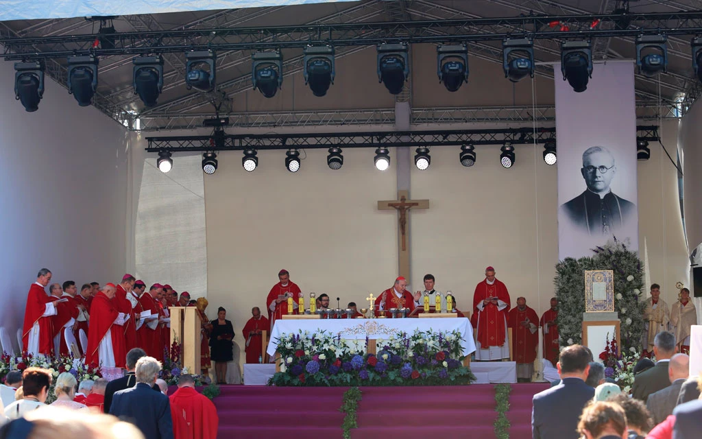 En la antesala de la canonización de Acutis y Frassati, beatifican en Estonia a un arzobispo mártir