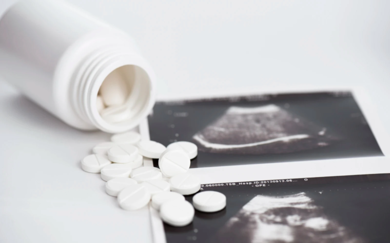 Obispos cuestionan la aprobación de un fármaco genérico para el aborto en EE.UU.