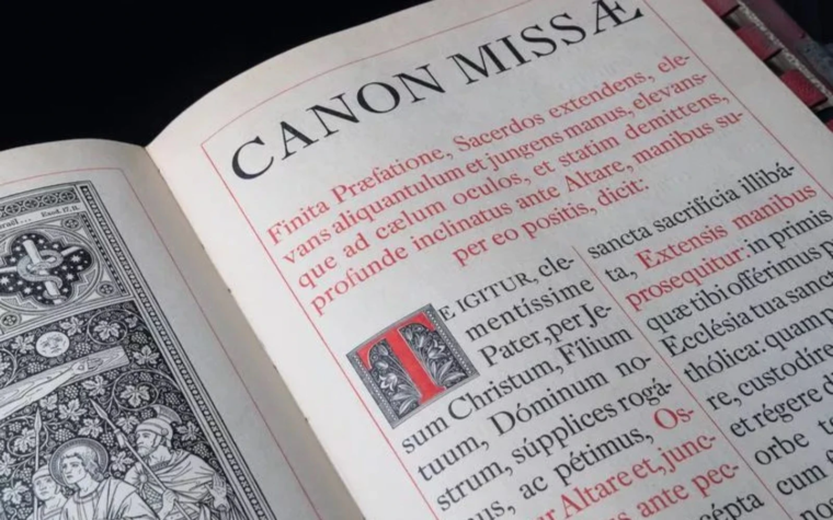 ¿A dónde van los devotos de la Misa en latín cuando se prohíbe su liturgia?